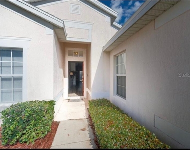 8121 Fan Palm Way - Photo Thumbnail 2
