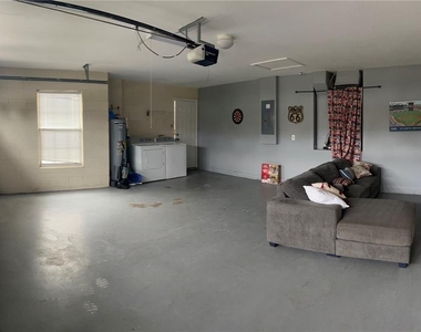 8121 Fan Palm Way - Photo Thumbnail 32