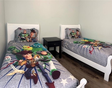 8121 Fan Palm Way - Photo Thumbnail 29