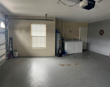 8121 Fan Palm Way - Photo Thumbnail 31