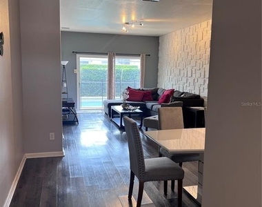 8121 Fan Palm Way - Photo Thumbnail 17