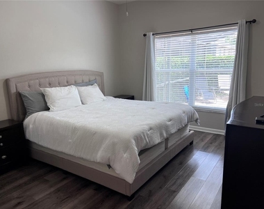 8121 Fan Palm Way - Photo Thumbnail 26