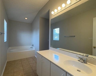121 Carmel Bay Drive - Photo Thumbnail 12