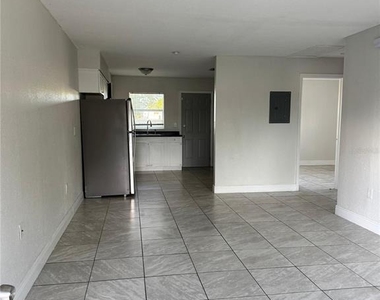 1112 Martin Street - Photo Thumbnail 9