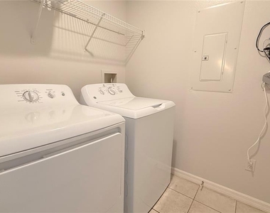 8517 Bay Lilly Loop - Photo Thumbnail 9