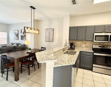 8517 Bay Lilly Loop - Photo Thumbnail 3