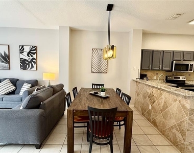 8517 Bay Lilly Loop - Photo Thumbnail 4