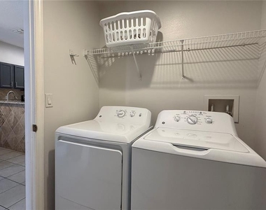 8517 Bay Lilly Loop - Photo Thumbnail 10