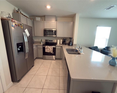 1206 Balsam Drive - Photo Thumbnail 7