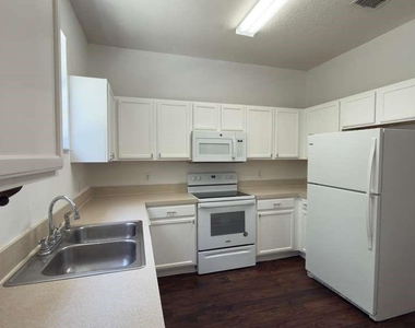 4317 Paradise Cove Court - Photo Thumbnail 8
