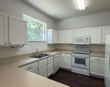 4317 Paradise Cove Court - Photo Thumbnail 9