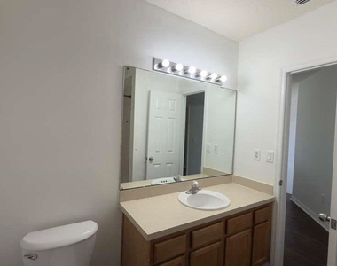 4317 Paradise Cove Court - Photo Thumbnail 20
