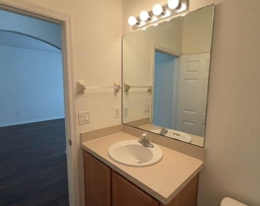 4317 Paradise Cove Court - Photo Thumbnail 10