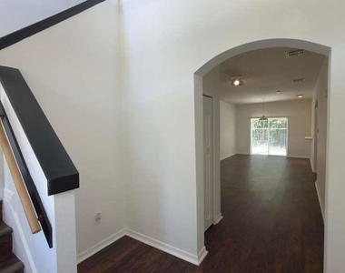 4317 Paradise Cove Court - Photo Thumbnail 12