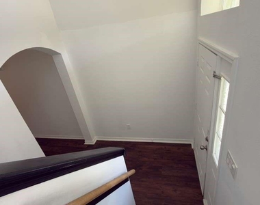 4317 Paradise Cove Court - Photo Thumbnail 37