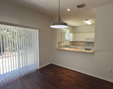 4317 Paradise Cove Court - Photo Thumbnail 5