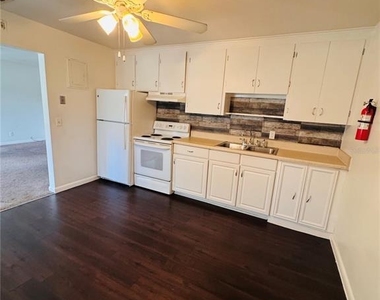 2075 Howell Branch Road - Photo Thumbnail 6