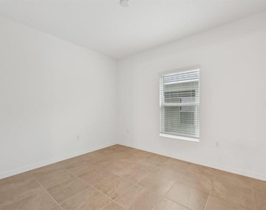 434 North Boulevard E - Photo Thumbnail 12