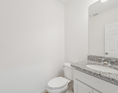 434 North Boulevard E - Photo Thumbnail 11