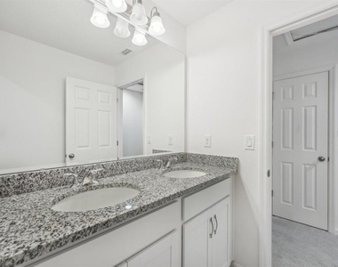 434 North Boulevard E - Photo Thumbnail 7