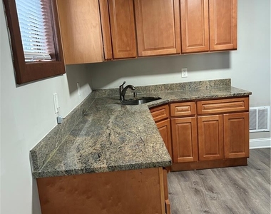 2406 Birch Street - Photo Thumbnail 3