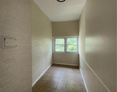 1036 W Linden Street - Photo Thumbnail 10