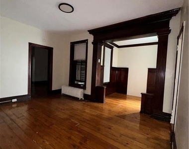 1036 W Linden Street - Photo Thumbnail 4