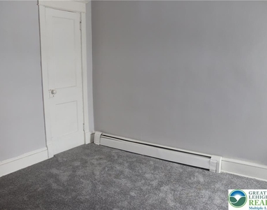 319 Columbia Street - Photo Thumbnail 11