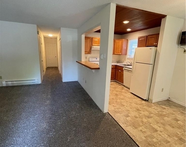 1316 S Fountain Street - Photo Thumbnail 6