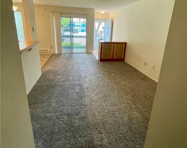 1316 S Fountain Street - Photo Thumbnail 31