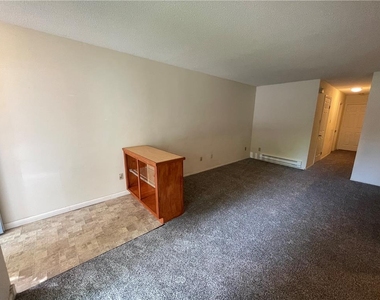 1316 S Fountain Street - Photo Thumbnail 5
