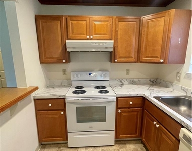 1316 S Fountain Street - Photo Thumbnail 15