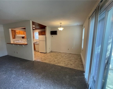 1316 S Fountain Street - Photo Thumbnail 8