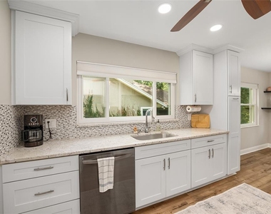 8140 Nw 48th Lane - Photo Thumbnail 20