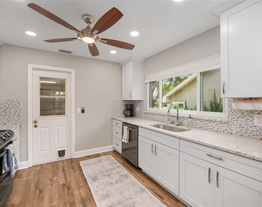 8140 Nw 48th Lane - Photo Thumbnail 18