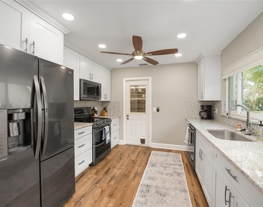 8140 Nw 48th Lane - Photo Thumbnail 17