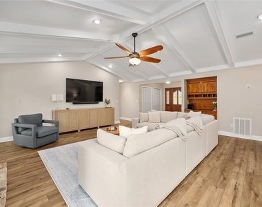 8140 Nw 48th Lane - Photo Thumbnail 10