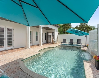 9720 Covent Garden Drive - Photo Thumbnail 3