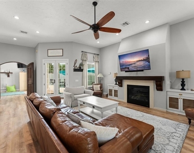9720 Covent Garden Drive - Photo Thumbnail 9