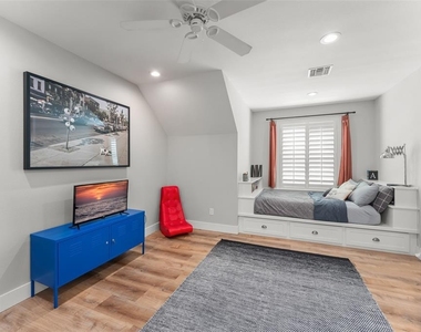 9720 Covent Garden Drive - Photo Thumbnail 45
