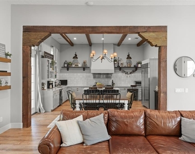 9720 Covent Garden Drive - Photo Thumbnail 11
