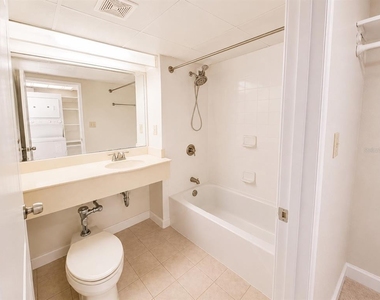151 E Washington Street - Photo Thumbnail 7