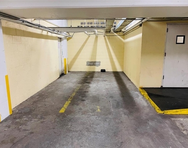 151 E Washington Street - Photo Thumbnail 18