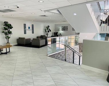 151 E Washington Street - Photo Thumbnail 10