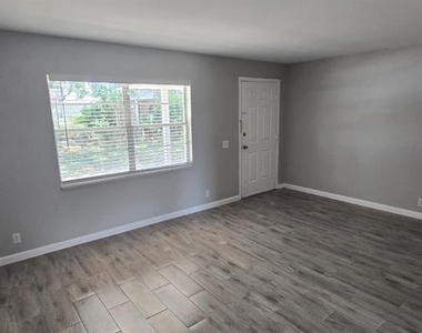 5657 Struthers Court - Photo Thumbnail 16