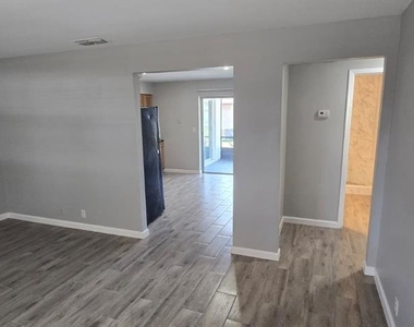 5657 Struthers Court - Photo Thumbnail 15