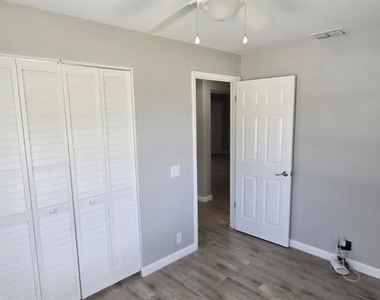 5657 Struthers Court - Photo Thumbnail 12