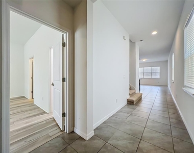 16007 Micelli Drive - Photo Thumbnail 24