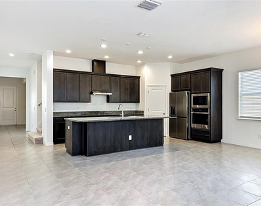 16007 Micelli Drive - Photo Thumbnail 8