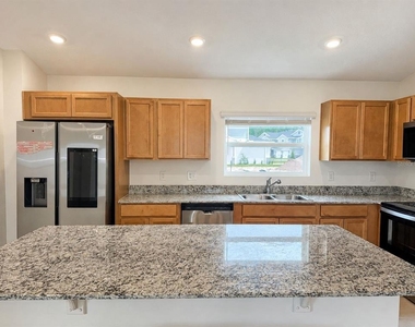 2717 Raindrop Run Street - Photo Thumbnail 9